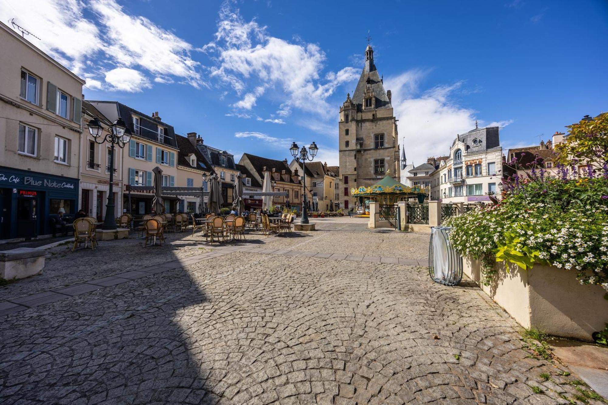 Hotel Le Beffroi Dreux Eksteriør billede
