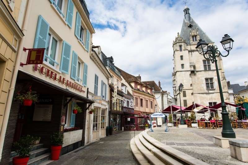 Hotel Le Beffroi Dreux Eksteriør billede